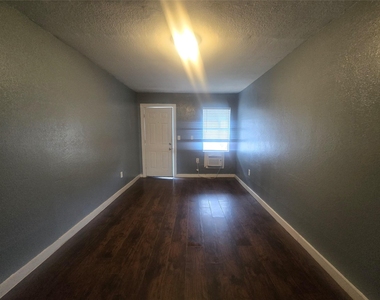 4902 Fm 1765 - Photo Thumbnail 7