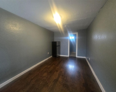 4902 Fm 1765 - Photo Thumbnail 3