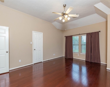2201 Signal Hill Drive - Photo Thumbnail 30