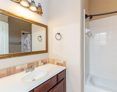 2201 Signal Hill Drive - Photo Thumbnail 15