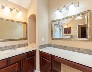 2201 Signal Hill Drive - Photo Thumbnail 33