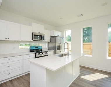 4358 Clover Street - Photo Thumbnail 4