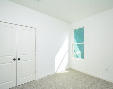 4358 Clover Street - Photo Thumbnail 15