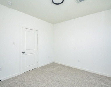 4358 Clover Street - Photo Thumbnail 23