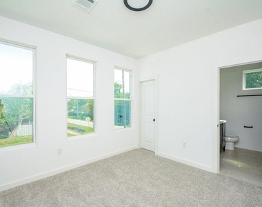 4358 Clover Street - Photo Thumbnail 19