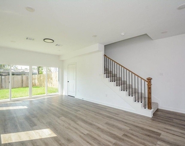 4358 Clover Street - Photo Thumbnail 12