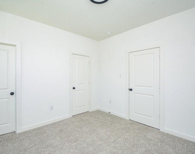 4358 Clover Street - Photo Thumbnail 21