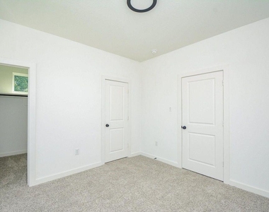 4358 Clover Street - Photo Thumbnail 22