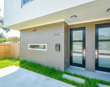 4358 Clover Street - Photo Thumbnail 1