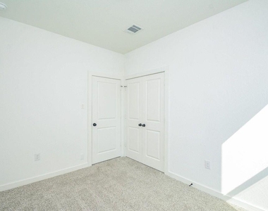 4358 Clover Street - Photo Thumbnail 16