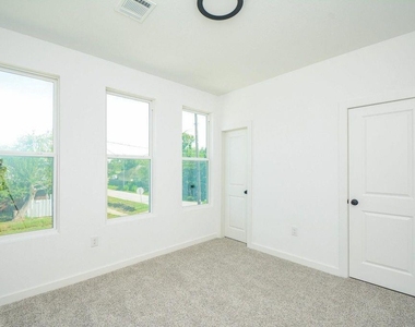 4358 Clover Street - Photo Thumbnail 20
