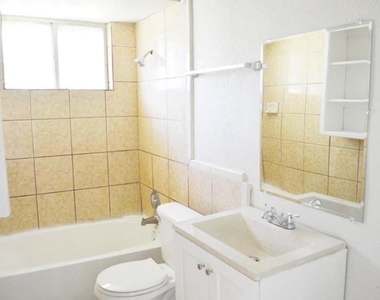 2514 Lynnfield Street - Photo Thumbnail 6