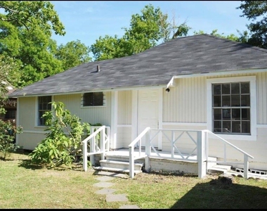 2514 Lynnfield Street - Photo Thumbnail 2