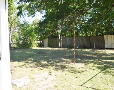 2514 Lynnfield Street - Photo Thumbnail 10