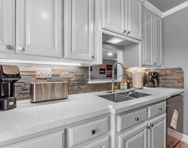 505 Westcott Street - Photo Thumbnail 11