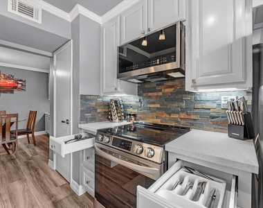 505 Westcott Street - Photo Thumbnail 14