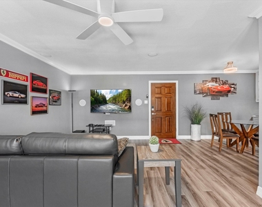 505 Westcott Street - Photo Thumbnail 5