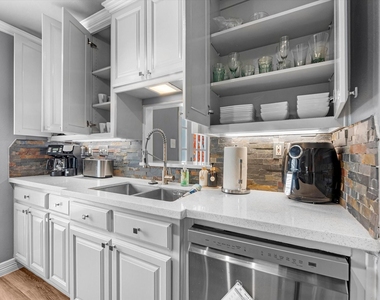 505 Westcott Street - Photo Thumbnail 12