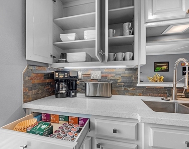 505 Westcott Street - Photo Thumbnail 13
