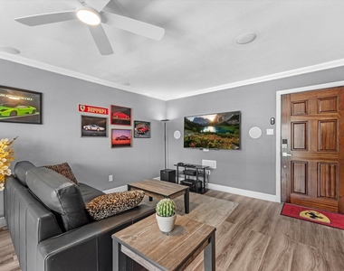 505 Westcott Street - Photo Thumbnail 2