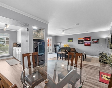 505 Westcott Street - Photo Thumbnail 8