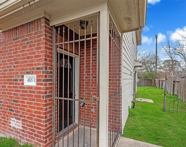 4515 Perry Street - Photo Thumbnail 1