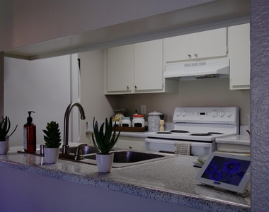 200 S Linden Ave - Photo Thumbnail 8