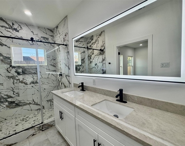 6926 Paris Street - Photo Thumbnail 13