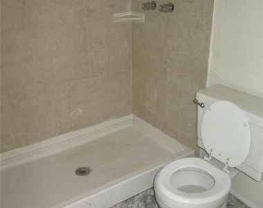 6818 Glenstein Drive - Photo Thumbnail 15