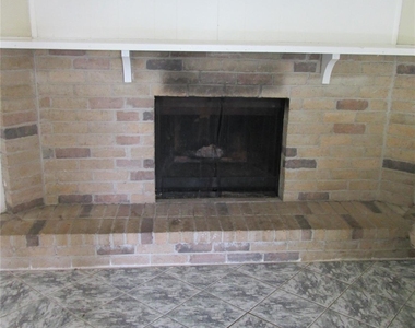 6818 Glenstein Drive - Photo Thumbnail 10