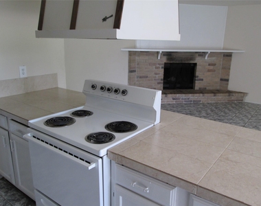 6818 Glenstein Drive - Photo Thumbnail 18