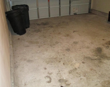 6818 Glenstein Drive - Photo Thumbnail 4