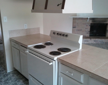 6818 Glenstein Drive - Photo Thumbnail 6