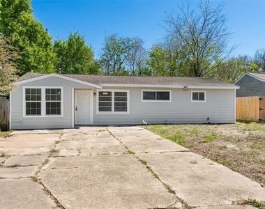 7725 St Lo Road - Photo Thumbnail 1