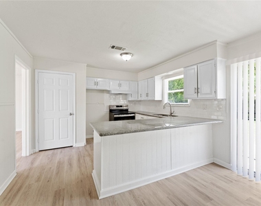 7725 St Lo Road - Photo Thumbnail 8