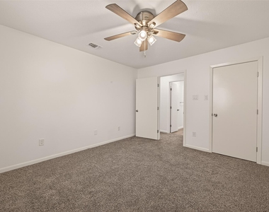 8801 Hammerly Boulevard - Photo Thumbnail 15