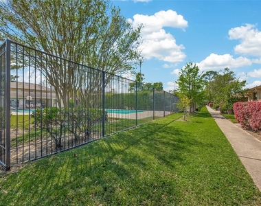 8801 Hammerly Boulevard - Photo Thumbnail 28