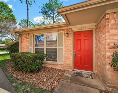 8801 Hammerly Boulevard - Photo Thumbnail 1