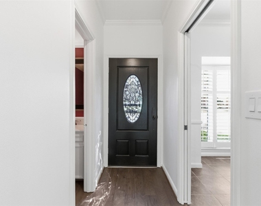 8614 Oakford Drive - Photo Thumbnail 2