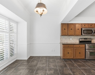 8614 Oakford Drive - Photo Thumbnail 4