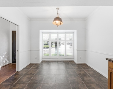 8614 Oakford Drive - Photo Thumbnail 6