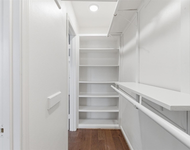 8614 Oakford Drive - Photo Thumbnail 31