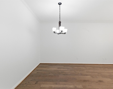 8614 Oakford Drive - Photo Thumbnail 9