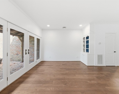 8614 Oakford Drive - Photo Thumbnail 16