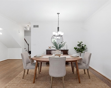 8614 Oakford Drive - Photo Thumbnail 17