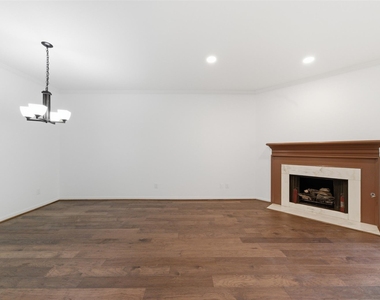 8614 Oakford Drive - Photo Thumbnail 14