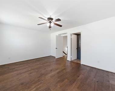 8614 Oakford Drive - Photo Thumbnail 21