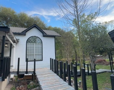 20696 Brazos Drive - Photo Thumbnail 4