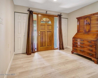 250 E Central Boulevard - Photo Thumbnail 2