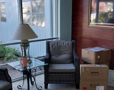 221 Columbia Drive - Photo Thumbnail 4